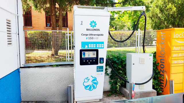 Ballenoil lanza su propia red de recarga eléctrica