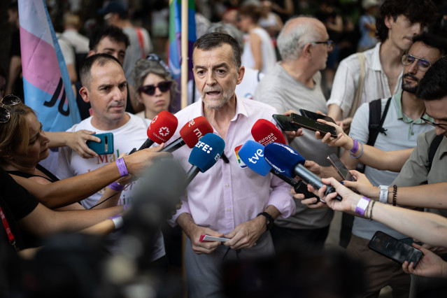 El coordinador general de Izquierda Unida, Antonio Maíllo, durante la manifestación estatal del Orgullo LGTBI+ 2025, a 5 de julio de 2025, en Madrid (España).