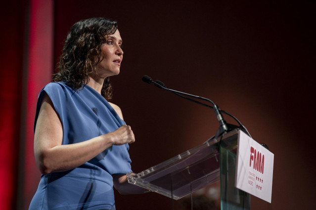 La presidenta de la Comunidad de Madrid, Isabel Díaz Ayuso, durante el 40º aniversario de la Federación de Municipios de Madrid (FMM), en los cines Callao, a 7 de julio de 2025, en Madrid (España).