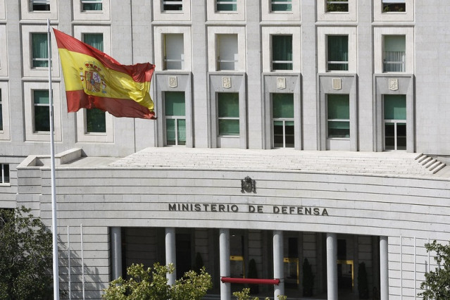 Archivo - Fachada del Ministerio de Defensa
