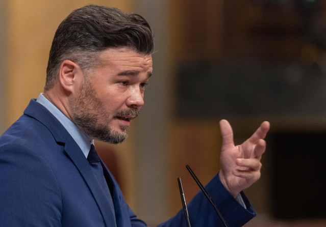 Archivo - El portavoz de ERC en el Congreso, Gabriel Rufián, en el Congreso de los Diputados, a 9 de abril de 2025, en Madrid (España).