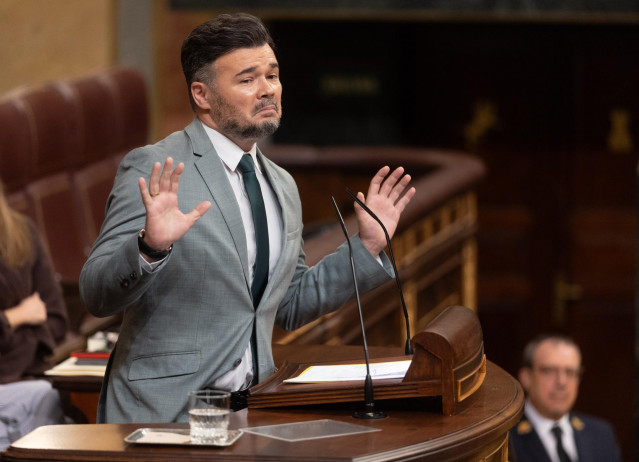 El portavoz de ERC en el Congreso, Gabriel Rufián, interviene durante un pleno extraordinario, en el Congreso de los Diputados, a 9 de julio de 2025, en Madrid (España).