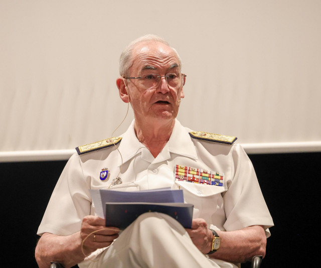 El Jefe del Estado Mayor de Defensa, Teodoro López Calderón, durante uno de los Cursos Complutense de Verano, en el Monasterio de San Lorenzo de El Escorial, a 30 de junio de 2025, en San Lorenzo de El Escorial, Madrid (España).