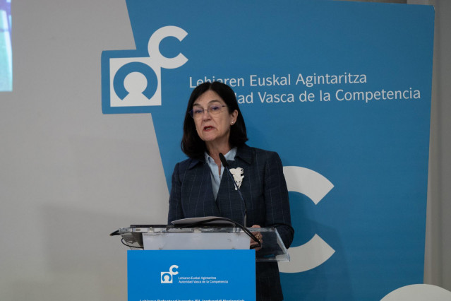 Archivo - La presidenta de la CNMC, Cani Fernández, durante las XV Jornadas Nacionales de Defensa, a 17 de octubre de 2024, en Bilbao, Vizcaya, País Vasco (España). La Autoridad Vasca de la Competencia organiza las XV Jornadas Nacionales de Defensa de la