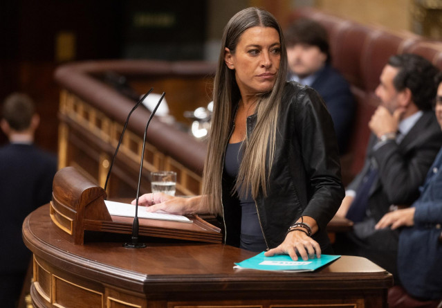La portavoz de Junts en el Congreso, Miriam Nogueras, interviene durante un pleno extraordinario, en el Congreso de los Diputados, a 9 de julio de 2025, en Madrid (España). Sánchez comparece en un pleno extraordinario para tratar asuntos pendientes como l