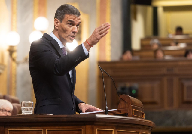 El presidente del Gobierno, Pedro Sánchez, interviene durante un pleno extraordinario, en el Congreso de los Diputados, a 9 de julio de 2025, en Madrid (España). Sánchez comparece en un pleno extraordinario para tratar asuntos pendientes como la implicaci