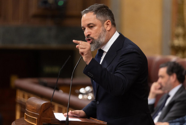 El presidente de VOX, Santiago Abascal, interviene durante un pleno extraordinario, en el Congreso de los Diputados, a 9 de julio de 2025, en Madrid (España).