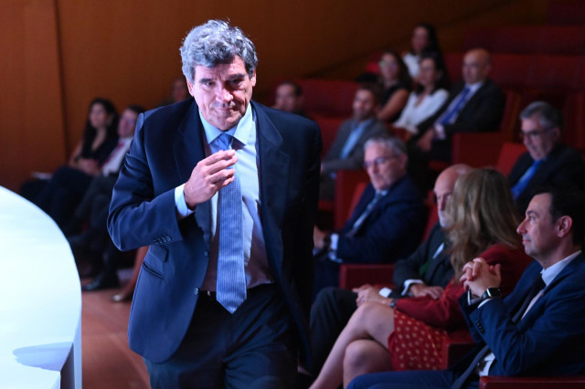 El Gobernador del Banco de España, José Luis Escrivá, llega al 10º Ciclo Finanza, en el Museo Guggenheim de Bilbao, a 10 de julio de 2025, en Bilbao