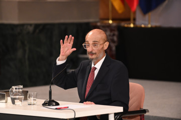 El expresidente de Aragón Javier Lambán durante el acto de entrega del retrato de Javier Lambán, en la sala de la Corona del Edificio Pignatelli, a 10 de julio de 2025, en Zaragoza, Aragón (Españ