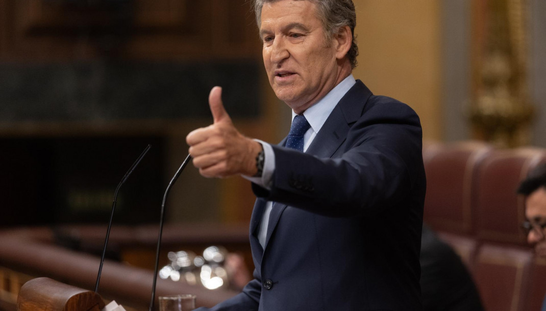 El presidente del PP, Alberto Núñez Feijóo, interviene durante un pleno extraordinario, en el Congreso de los Diputados, a 9 de julio de 2025, en Madrid (España).