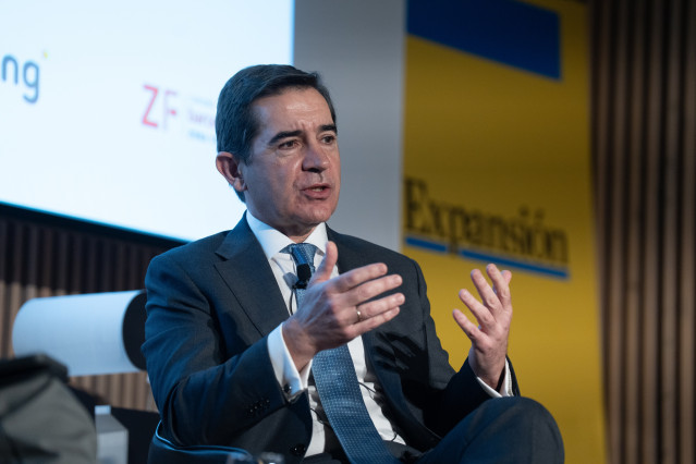 Archivo - El  presidente de BBVA, Carlos Torres, durante la jornada sobre Catalunya 'Hacia un crecimiento sostenible', de 'Expansión', en el Recinte Modernista Sant Pau, a 31 de marzo de 2025, en Barcelona, Cataluña (España).