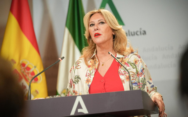La consejera de Economía, Hacienda y Fondos Europeos y portavoz del Gobierno andaluz, Carolina España, durante una rueda de prensa posterior a la reunión del Consejo de Gobierno. (Foto de archivo).