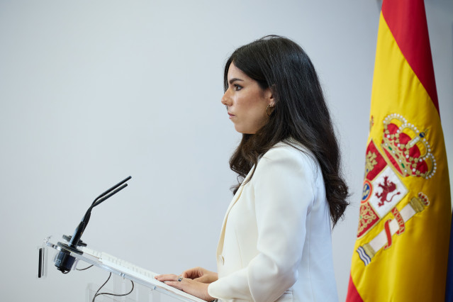 La portavoz de VOX en el Congreso, Pepa Millán, durante una rueda de prensa en el Congreso de los Diputados.