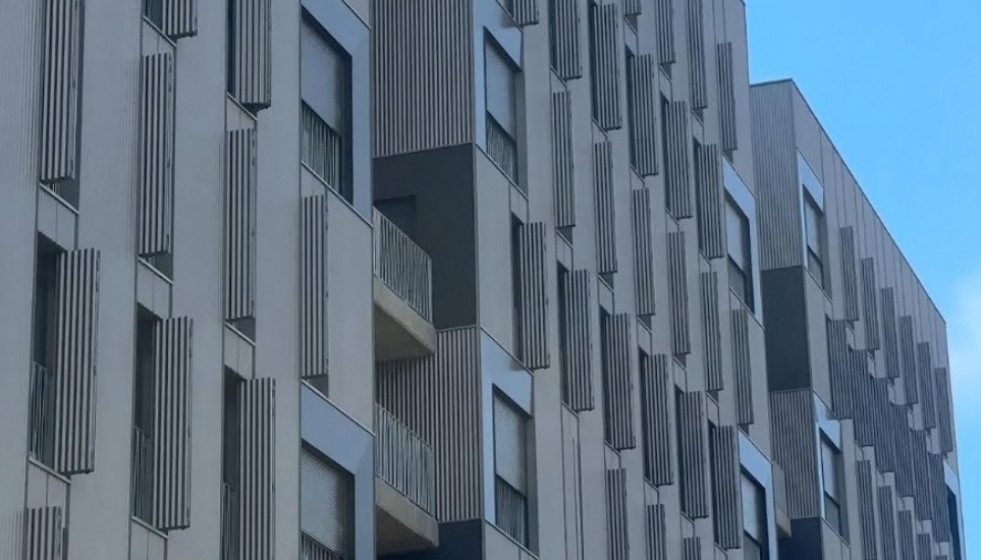 Archivo - La vivienda nueva marca máximo histórico con 3.100 €/m² y se prevé que siga creciendo en 2025, según la ST