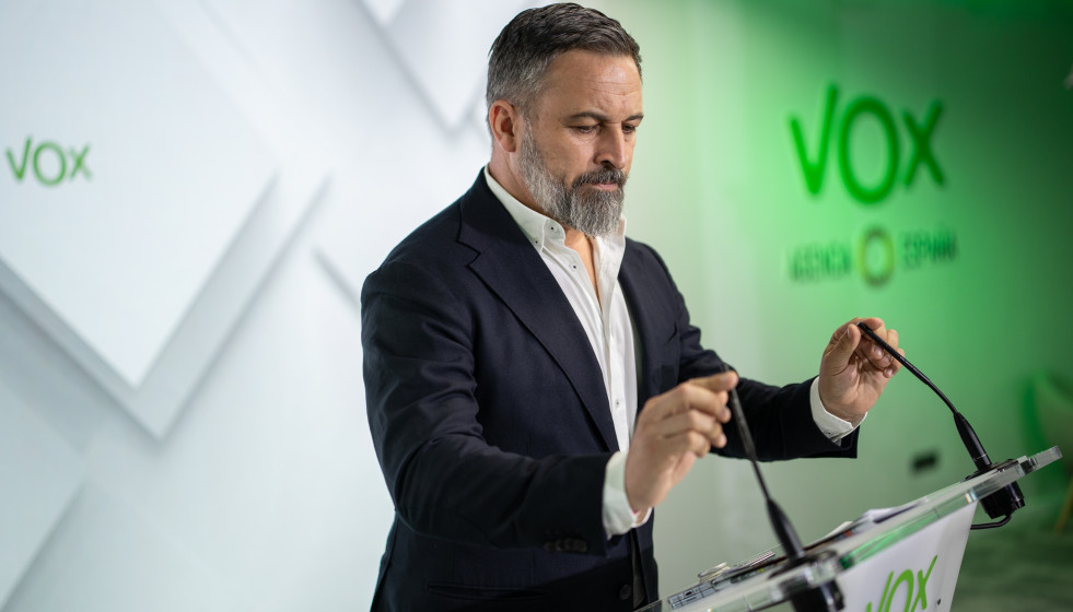 El presidente de VOX, Santiago Abascal, durante una rueda de prensa, en la sede VOX, a 14 de julio de 2025, en Madrid (España).