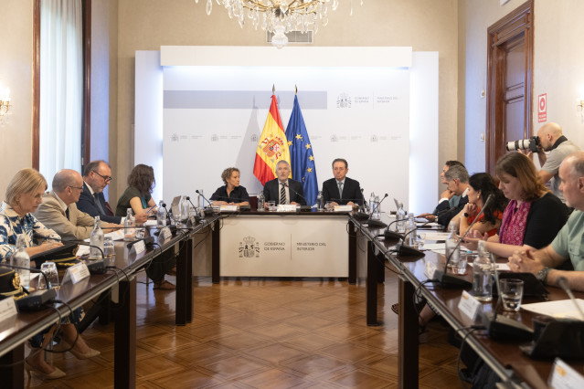 El ministro del Interior, Fernando Grande-Marlaska, preside la comisión de seguimiento del III Plan de Acción de Lucha contra los Delitos de Odio
