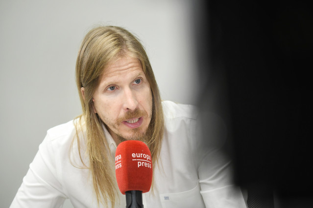 El secretario de Organización y coportavoz de Podemos, Pablo Fernández, durante una entrevista para Europa Press, a 17 de julio de 2025, en Madrid (España).