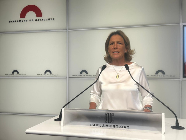 La diputada de Vox en el Parlament María García Fuster en rueda de prensa.