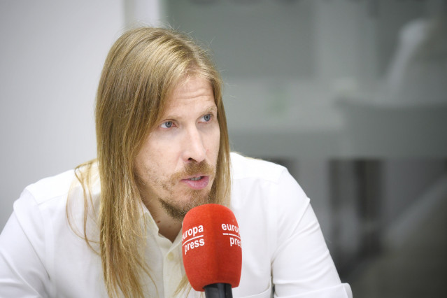 El secretario de Organización y coportavoz de Podemos, Pablo Fernández, durante una entrevista para Europa Press, a 17 de julio de 2025, en Madrid (España).