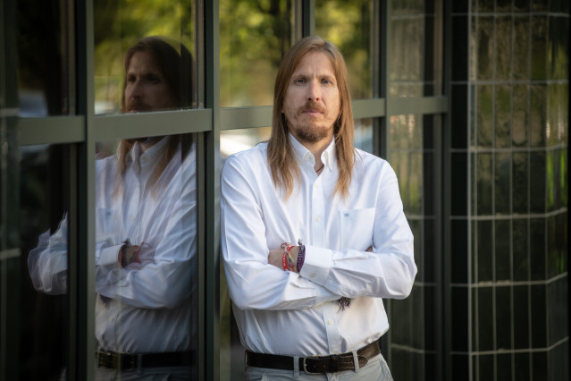 El secretario de Organización y coportavoz de Podemos, Pablo Fernández, posa para Europa Press, a 17 de julio de 2025, en Madrid (España).