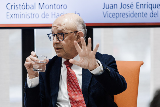 Archivo - El exministro de Hacienda, Cristóbal Montoro.