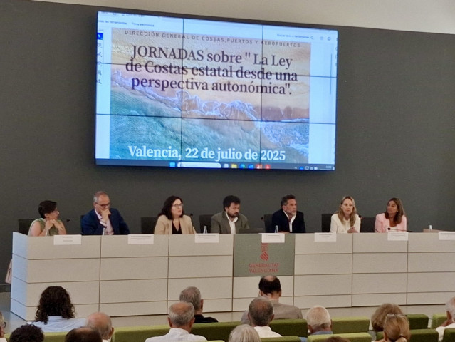 Un momento de las jornadas 'La Ley de Costas Estatal desde una Perspectiva Autonómica' en las que se ha firmado el Manifiesto por la Defensa del Litoral Español y su Gestión Responsable.