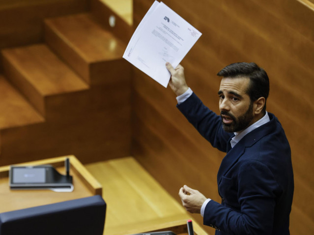 Archivo - El síndic del PSPV en Les Corts, José Muñoz Lladró, durante una sesión de control