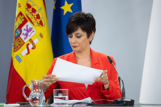 La Ministra de Vivienda y Agenda Urbana de España, Isabel Rodríguez García, ofrece declaraciones a la prensa tras el Consejo de Ministros, a 1 de julio de 2025, en Madrid (España).