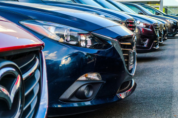 Archivo - Las marcas de automoción japonesas celebran en bolsa la rebaja arancelaria de Trump con Mazda en cabeza.