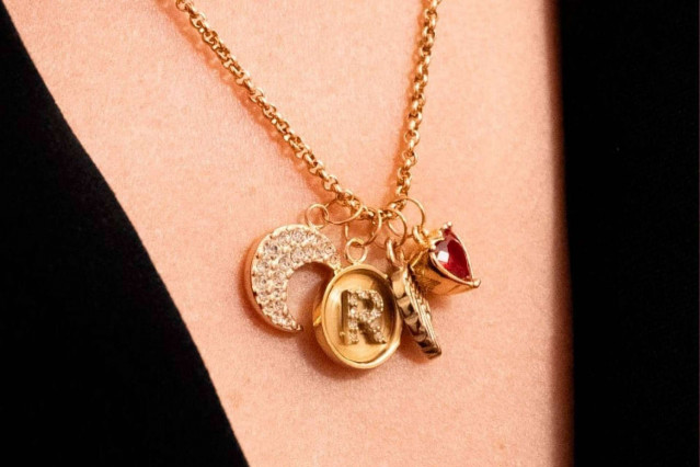 Comienza la campaña de rebajas de verano en AmaloA con un 20% de descuento en collares, pendientes, pulseras y anillos