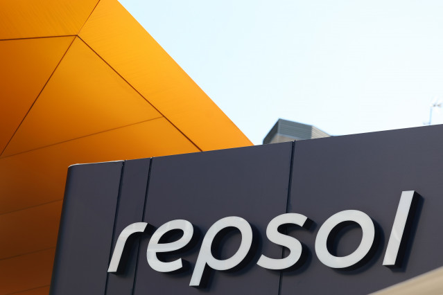 Una estación de servicio Repsol con la nueva imagen de marca