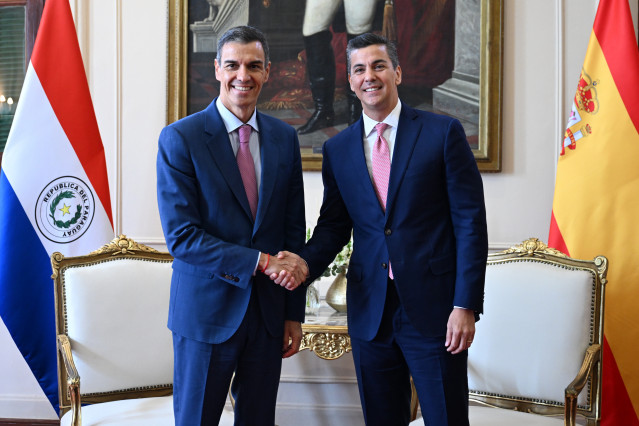 El presidente del Gobierno, Pedro Sánchez, se reúne con el presidente de Paraguay, Santiago Peña, en el Palacio de López, en Asunción