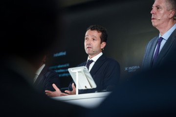 El presidente de Indra Group, Ángel Escribano, durante la rueda de prensa tras la presentación de resultados de accionistas de Indra, en la sede de la empresa, a 23 de julio de 2025, en Madrid (Espa