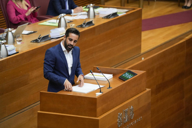 Archivo - El síndic del PSPV en Les Corts, José Muñoz, interviene durante un debate de política general