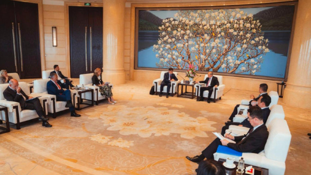 El presidente de la Generalitat, Salvador Illa, se ha reunido con el representante del Buró Político del Comitè Central del Partido Comunista de China
