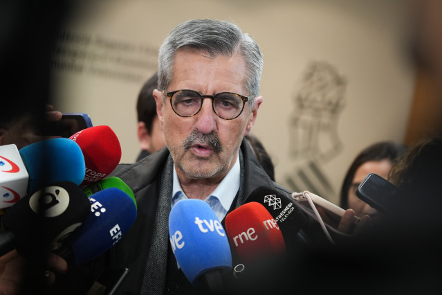 Archivo - El comisionado del Gobierno para la Recuperación tras las DANA, José María Ángel, atiende a los medios de comunicación tras una reunión en la Consejería para la Recuperación Económica a 10 de febrero de 2025, en Valencia, Comunidad Valenciana (E