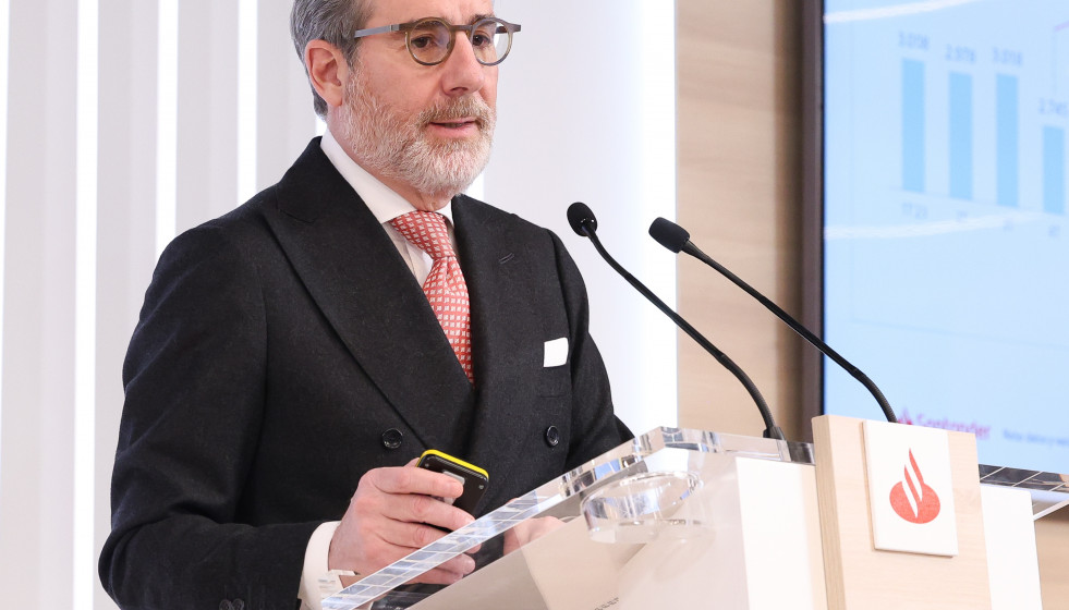 Archivo - El consejero delegado del Banco Santander, Héctor Grisi, a 5 de febrero de 2025, en Boadilla del Monte, Madrid (España).