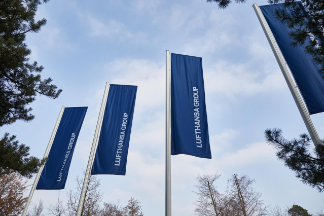 Archivo - Lufthansa y el sindicato UFO acuerdan un nuevo convenio colectivo a tiempo parcial para los tripulantes de cabina.