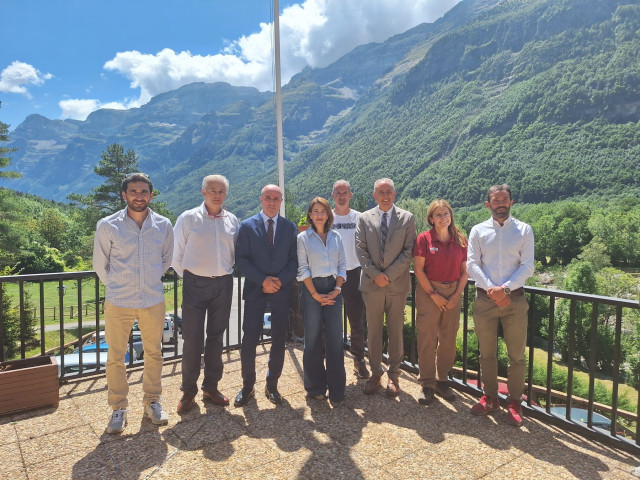 La presidenta de Paradores, Raquel Sánchez, en el Parador de Bielsa, reabierto tras varios meses de obras de remodelación.