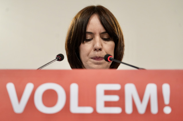 La secretaria general del PSPV-PSOE, Diana Morant, comparece ante los medios de comunicación para valorar la dimisión del hasta ahora comisionado del Gobierno para la Reconstrucción y Reparación de los daños provocados por la dana, José María Ángel