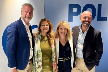 La melillense Sofía Acedo junto a otros miembros del PP