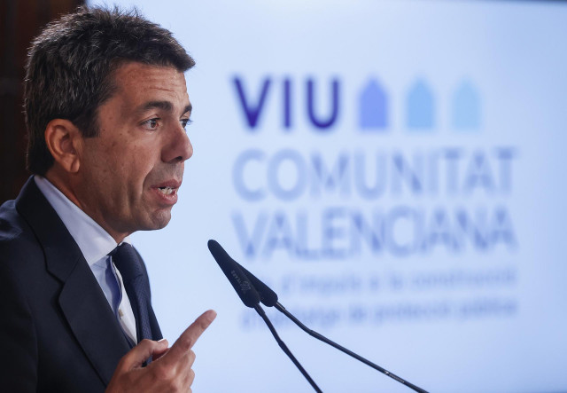 Archivo - El presidente de la Generalitat, Carlos Mazón, presenta el Plan de Vivienda 'Vive Comunitat Valenciana'. Imagen de archivo