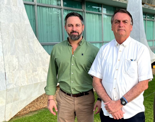 Archivo - El líder de Vox, Santiago Abascal, junto al expresidente de Brasil, Jair Bolsonaro