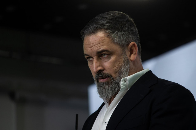 El presidente de VOX, Santiago Abascal, durante una rueda de prensa, en la sede VOX, a 14 de julio de 2025, en Madrid (España).
