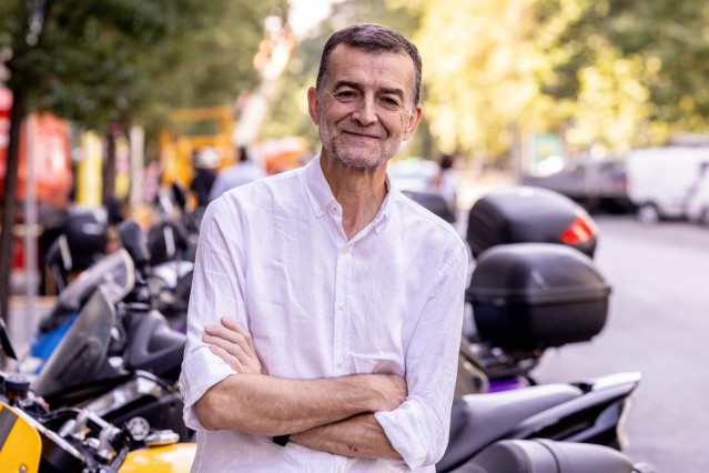El coordinador federal de IU, Antonio Maíllo, posa para Europa Press, a 7 de agosto de 2025, en Madrid (España).