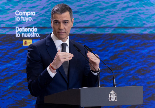 Archivo - El presidente del Gobierno, Pedro Sánchez, durante una rueda de prensa, en el Complejo de La Moncloa, a 3 de abril de 2025, en Madrid (España).