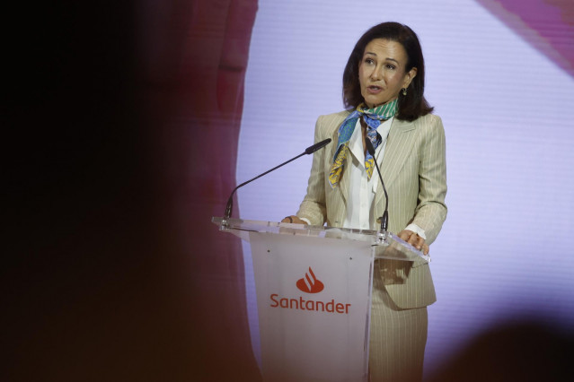Archivo - Ana Botín durante la clausura de la XVII Convocatoria de “Euros de tu Nómina”, a 09 de junio de 2025, en Madrid (España).
