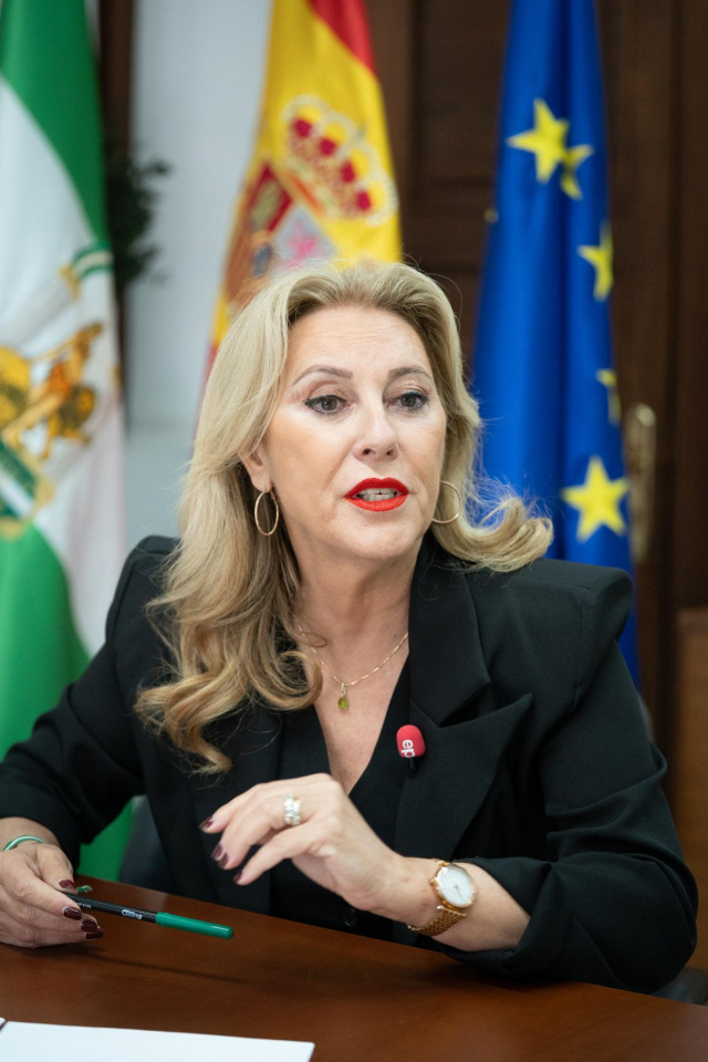 La consejera de Economía, Hacienda y Fondos Europeos y portavoz del Gobierno andaluz, Carolina España, durante la entrevista con Europa Press