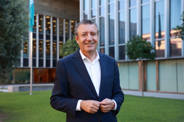 El presidente de la Diputación de Sevilla y secretario general del PSOE de Sevilla, Javier Fernández, en una entrevista concedida a Europa Press.