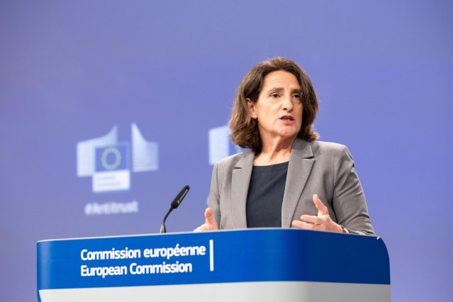 Archivo - La vicepresidenta de la Comisión Europea, Teresa Ribera, durante una rueda de prensa , en la sede de la Comisión Europea, a 2 de junio de 2025, en Bruselas (Bélgica).